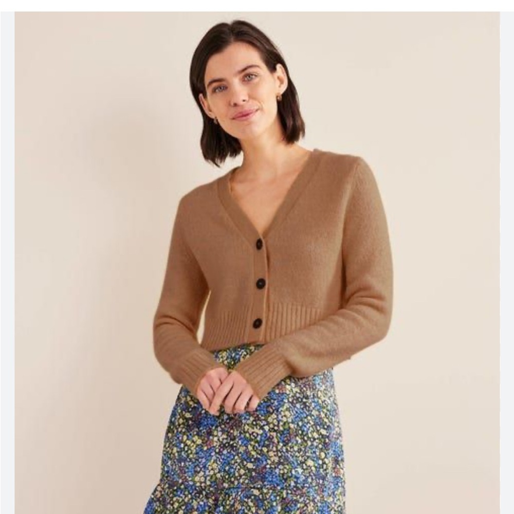 Boden Fluffy Cropped V-Neck Cardigan - Picture 2 of 8